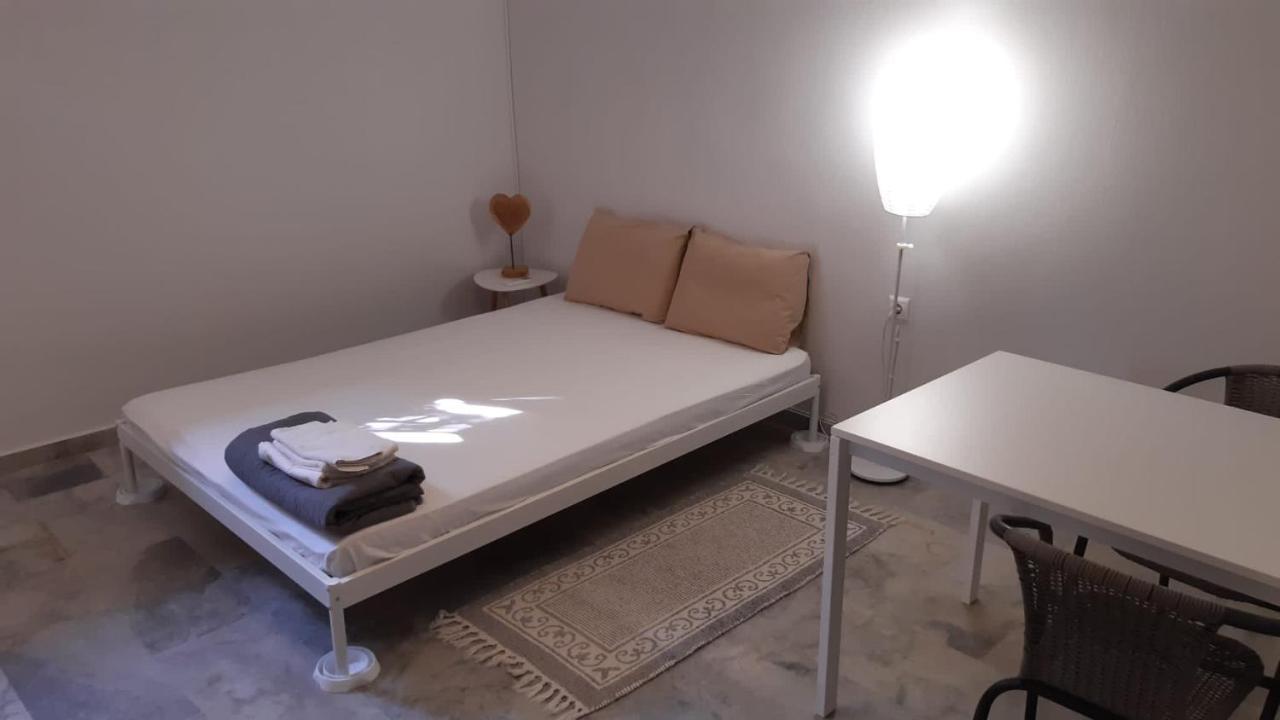 Cosy Guesthouse-Souterrain With Garden In City Center Corinth Exterior photo